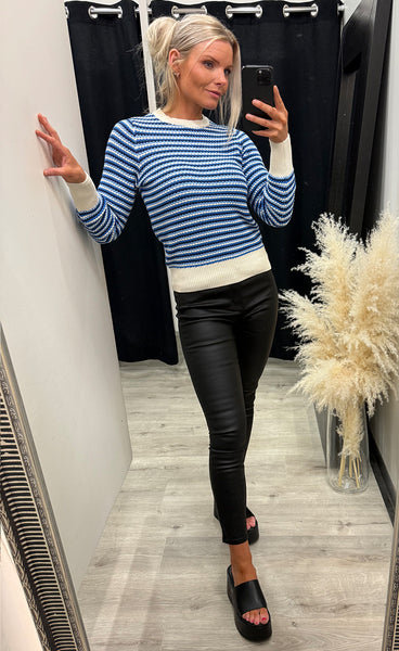 Magio oneck pullover - della robbia blue stripe