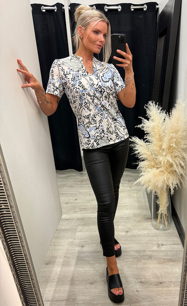 Seen tee 1 - femi bouquet gray morn