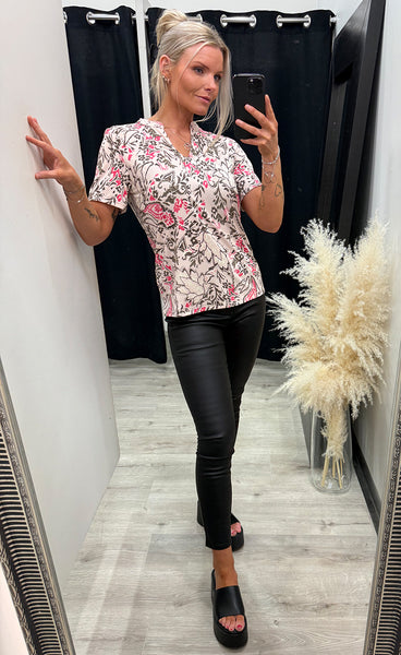 Seen tee 9 - femi bouquet lotus
