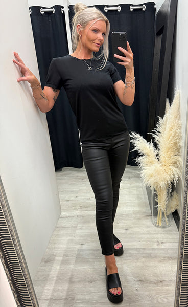 Katka t-shirt - black