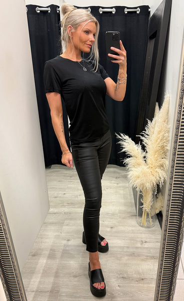 Katka t-shirt - black