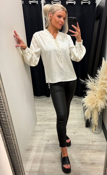 Cassy satin blouse 703 - off white