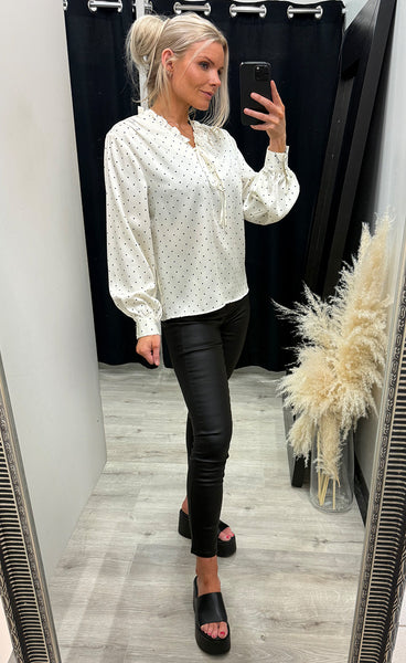 Cassy satin blouse 703 - off white