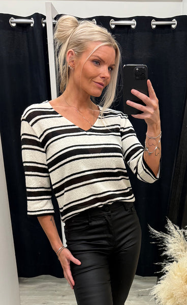 Imani tee 1 - black stripe