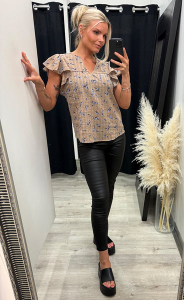 Easa blouse 1 - mountain with blue flowers