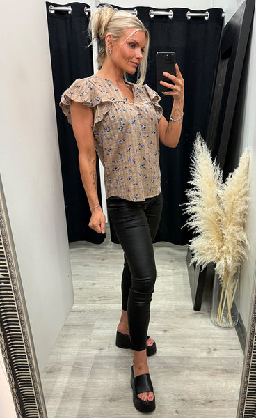 Easa blouse 1 - mountain with blue flowers