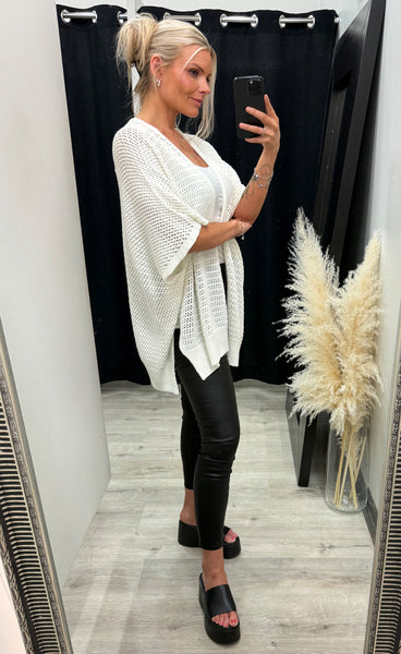 Anaclara poncho 1 - whisper white