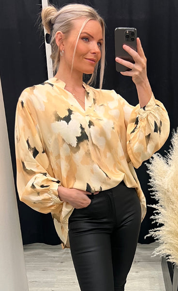 Irina blouse 2 - sandshell