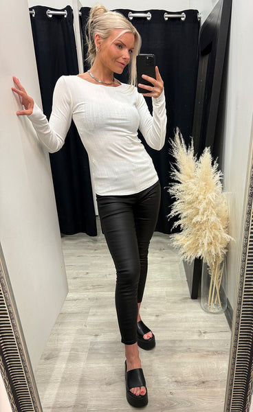 Abiha tee - bone