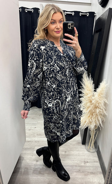 Flowa dress 1 - stencil salute