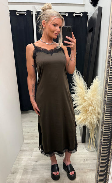 Lippy slip dress - java brown