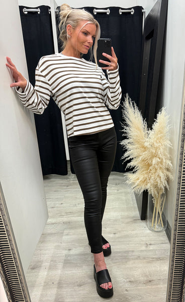 Bree tee 1 - white w. raindrum stripe