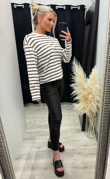Bree tee 1 - white w. raindrum stripe
