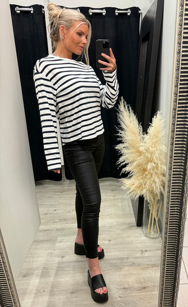 Bree tee 1 - white w. salute stripe