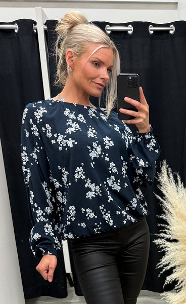 Lalu blouse 3 - floral salute