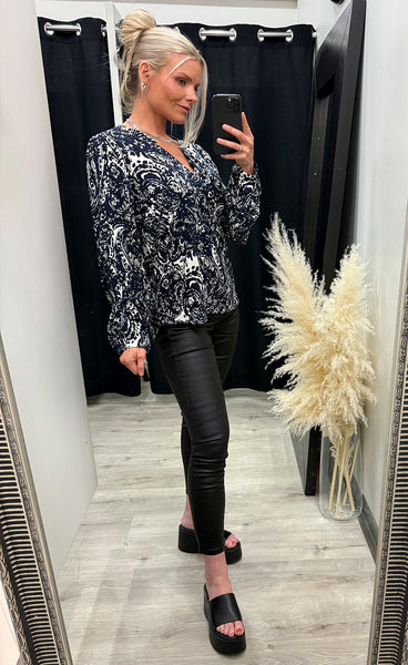 Flowa blouse 1 - stencil raindrumb
