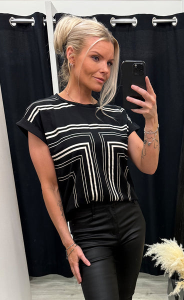 Daimi tee - black mix