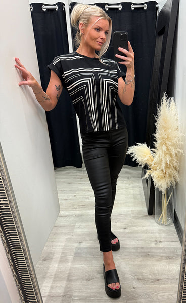 Daimi tee - black mix