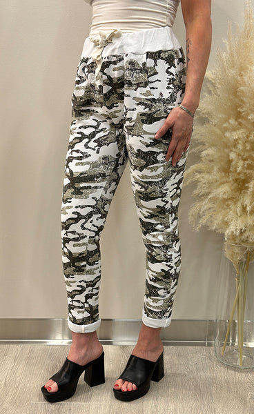 Camo jogging buxur - white