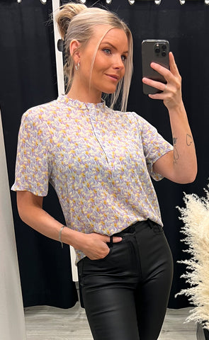 Henriet rikkelie - blue flower