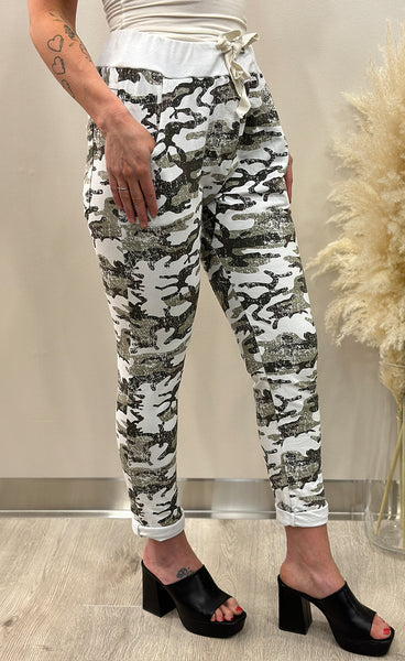 Camo jogging buxur - white