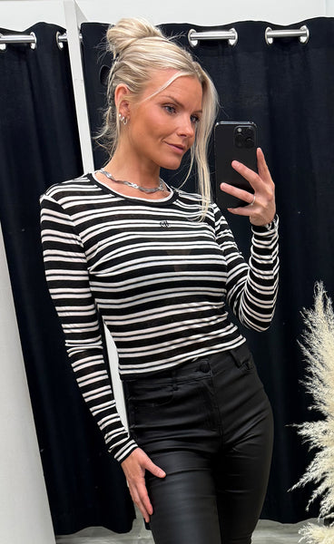 LOVE1625 - black stripes