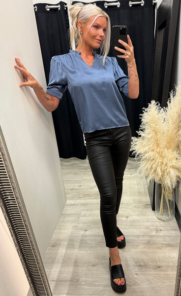 Moe v-neck satin - dove blue