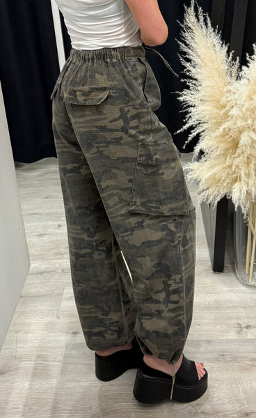 CONTINUE Cassie pants - camouflage