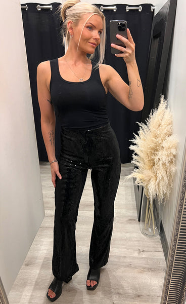 Holli HW flared sequin pants - black