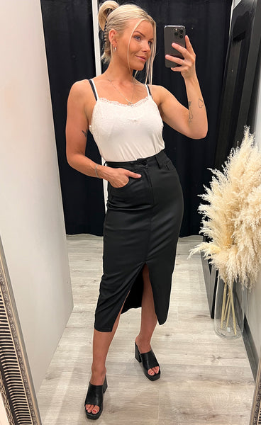 Pleðurpils 8338 - black