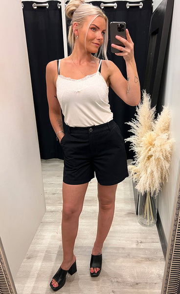 Lelei cyrilla shorts - black