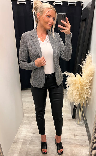 ICHI Kate jacquard blazer 4 - black/white herringbone