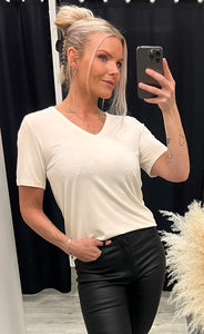 Samantha v-neck tee - gardenia