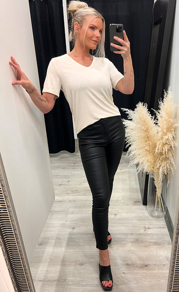 Samantha v-neck tee - gardenia