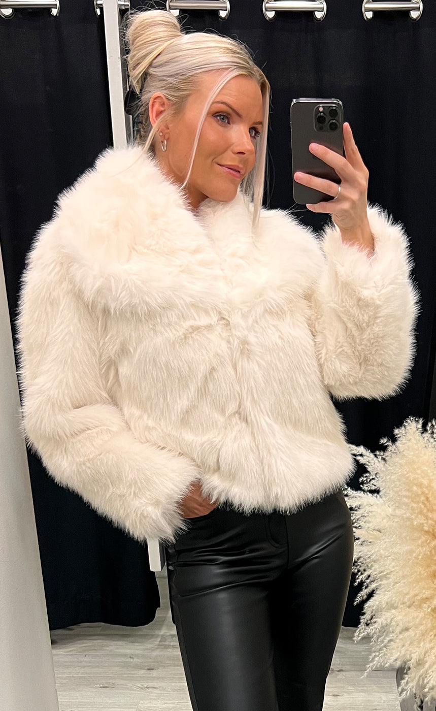 Vanessa loðjakki - white