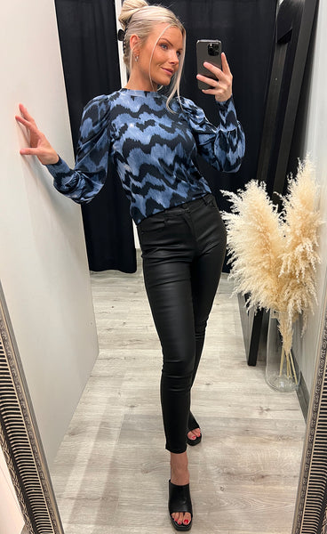 Vya top - blue zigzag