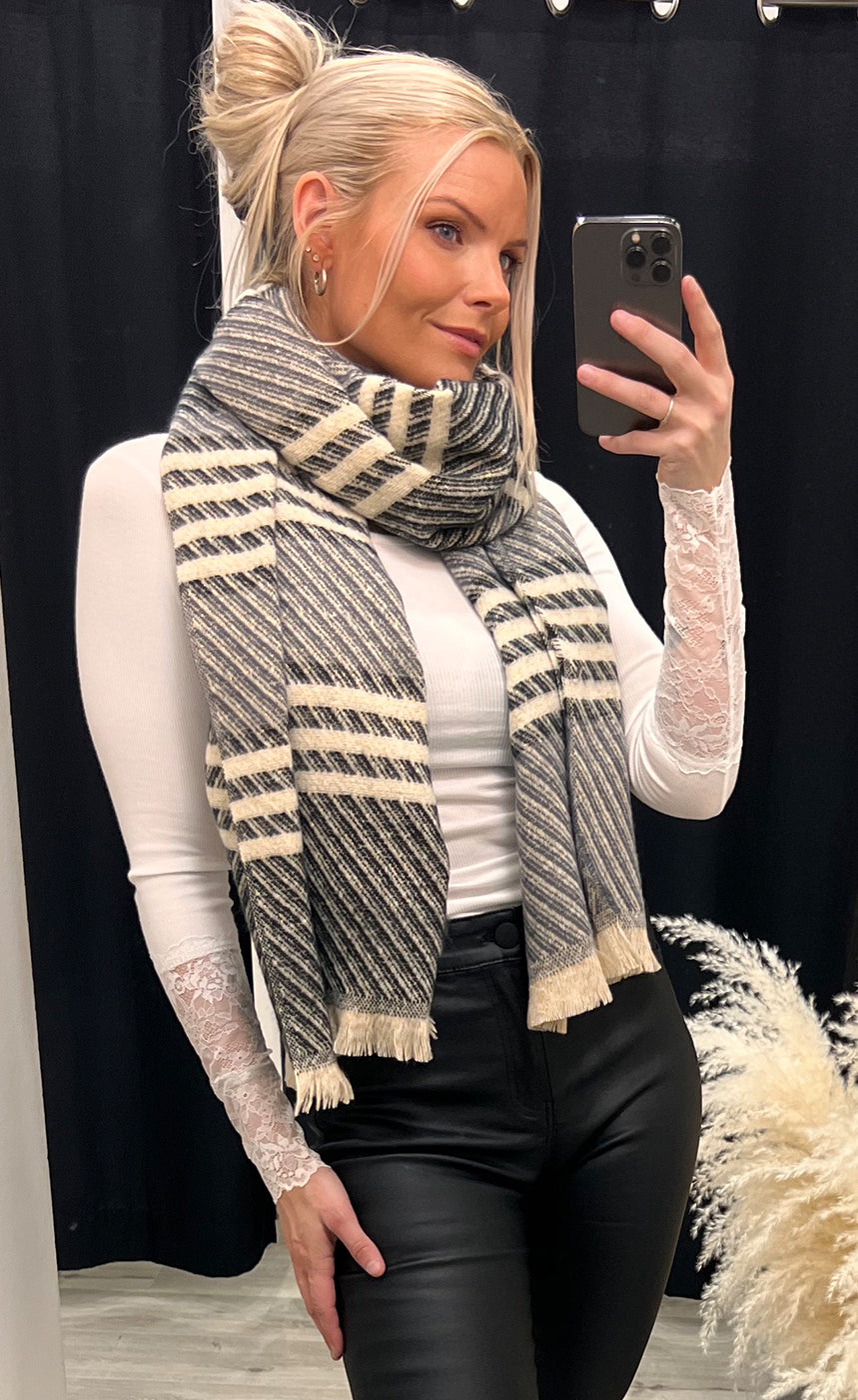 Vilca scarf - black mix