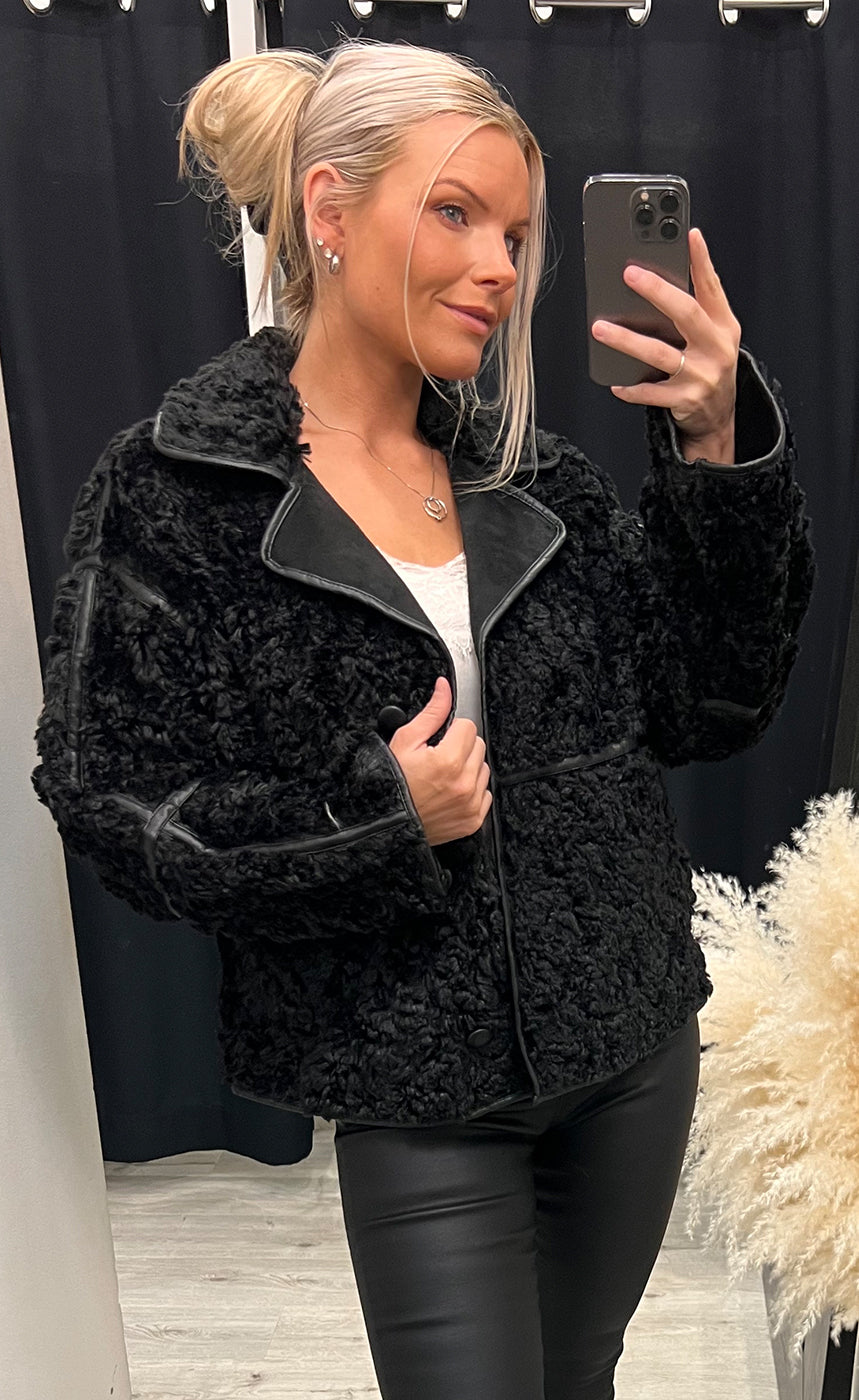 Monica faux fur jacket - black