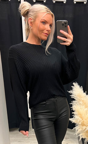 Malia pullover 1 - black