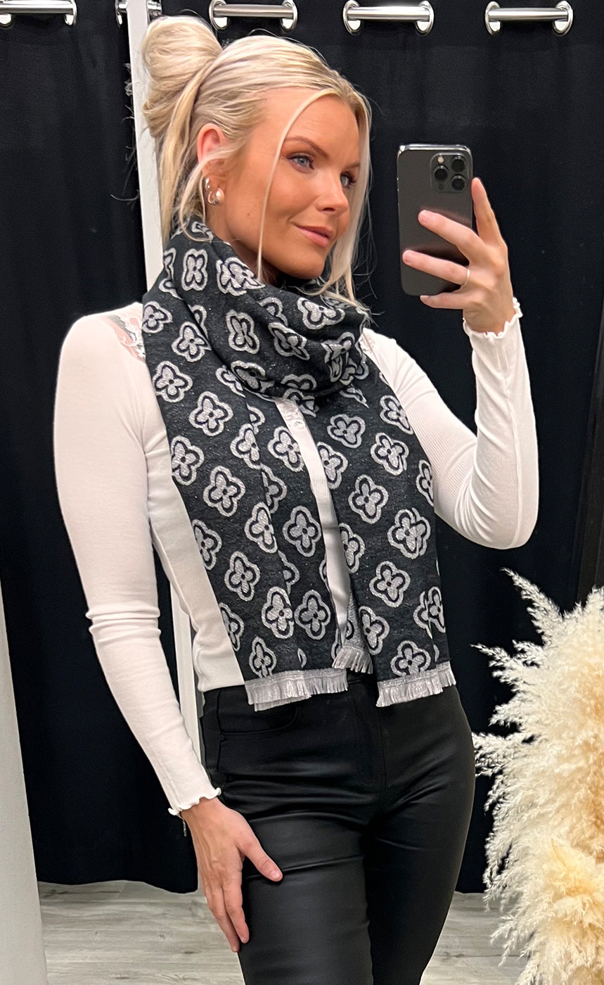 Klútur 05 - black/grey