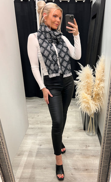 Klútur 05 - black/grey