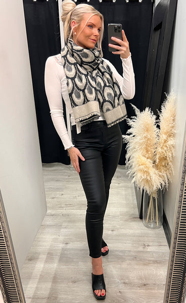 Klútur 06 - black/beige