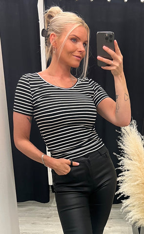 Stripe stuttermabolur - black/white