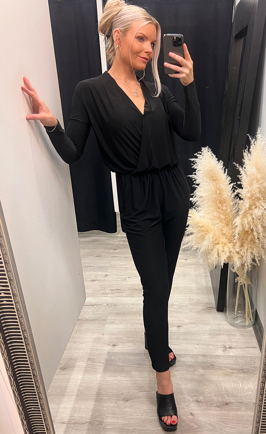 Beata samfestingur - black