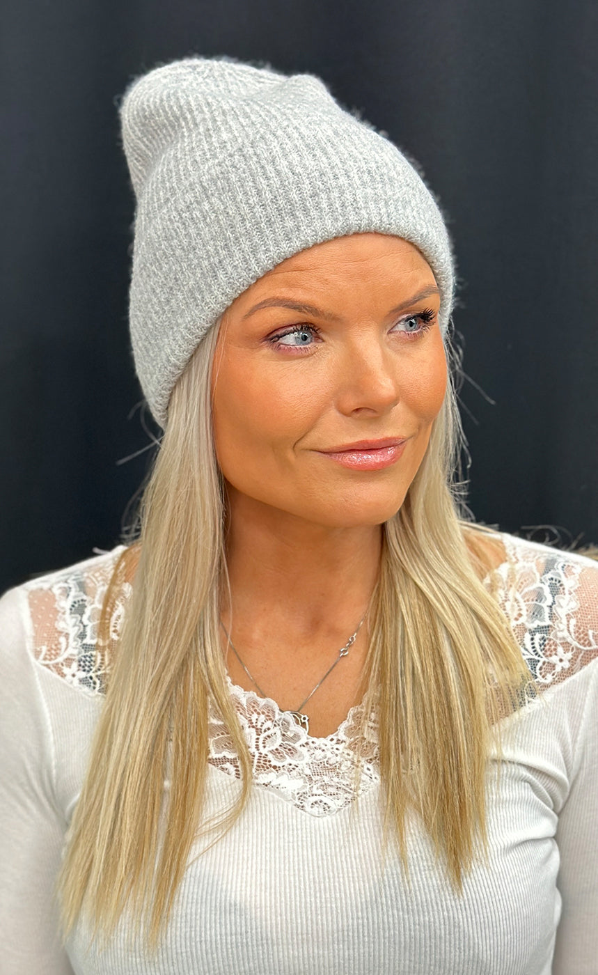 Nuallen knitted hat - light grey melange