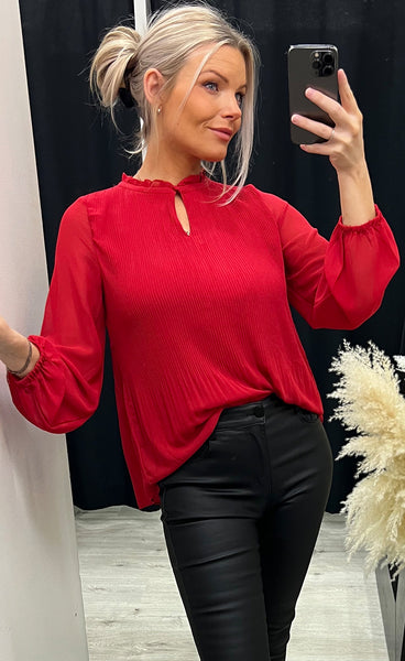 Pleats blouse 1 - chili pepper