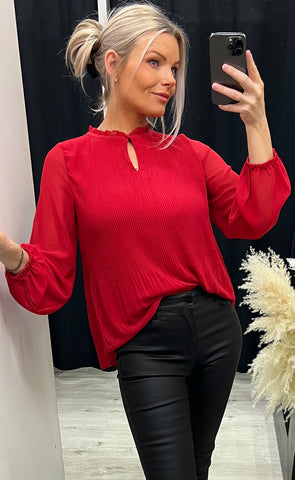 Pleats blouse 1 - chili pepper