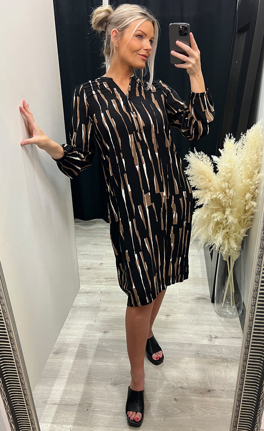 Glowy dress 1 - cocoa creme