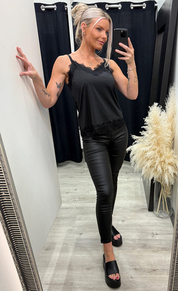 Bicco lace top - black