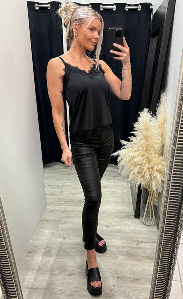 Bicco lace top - black